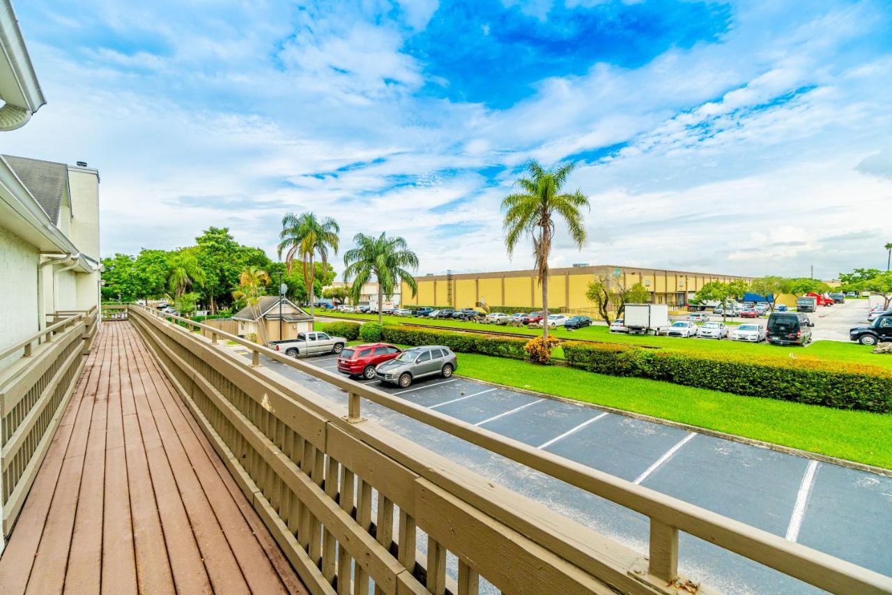 Doral Inn & Suites Miami Airport West Exterior foto